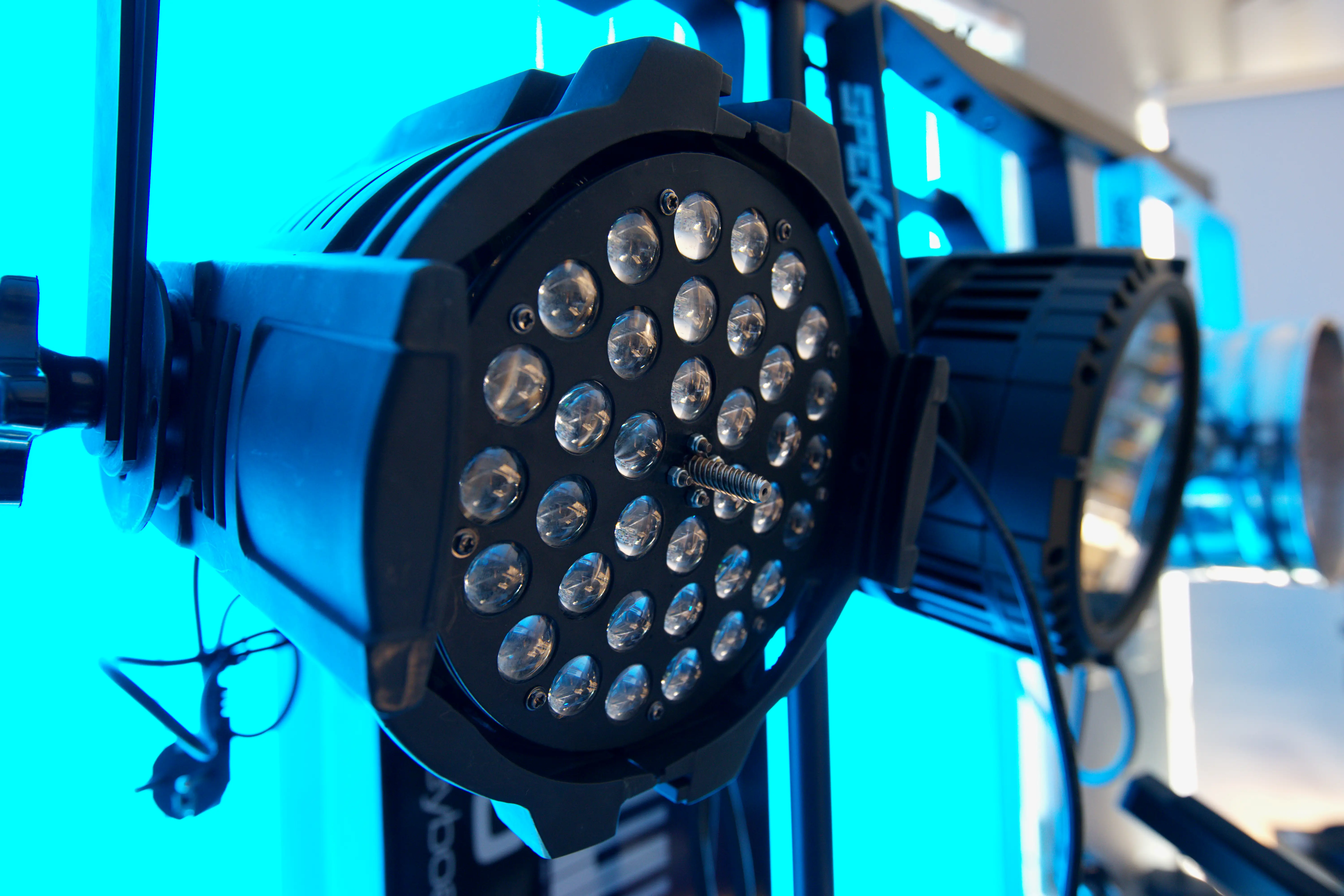 Spektor PL 32/3 RGB Zoom